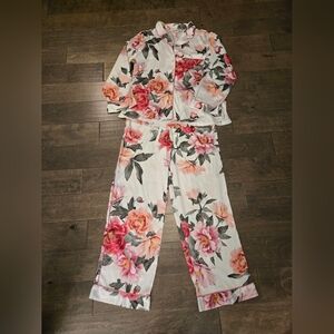 Victoria Secret Womens Size Medium Floral Long Sleeve Long Pants Pajama Set